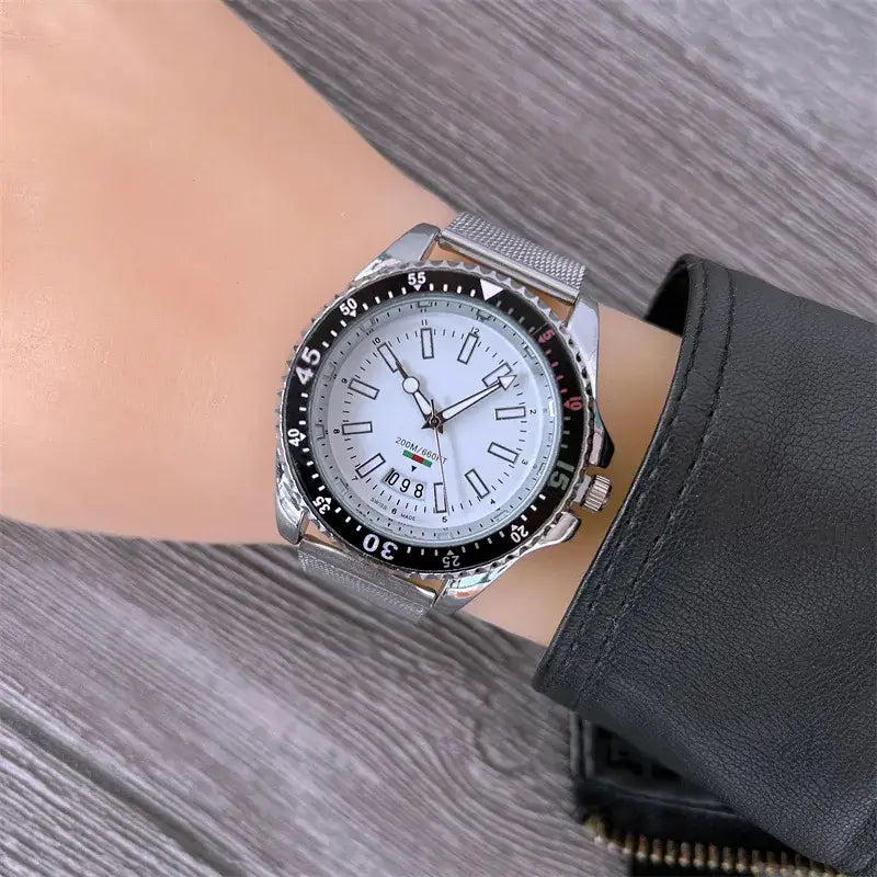 Man green star Dial wristwatch with steellees steel band