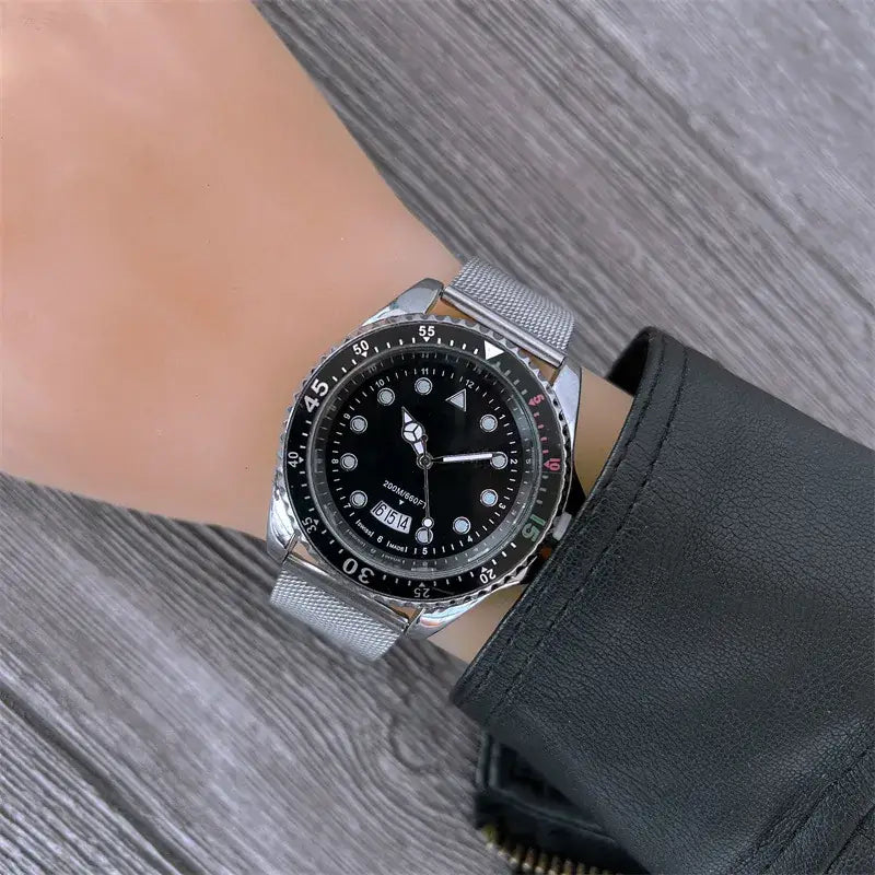 Man green star Dial wristwatch with steellees steel band