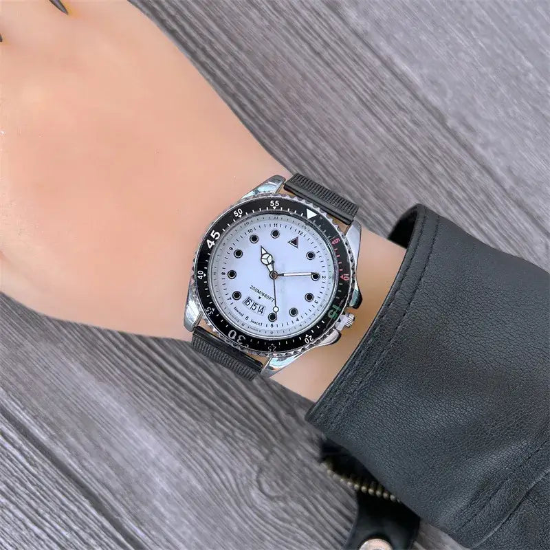 Man green star Dial wristwatch with steellees steel band