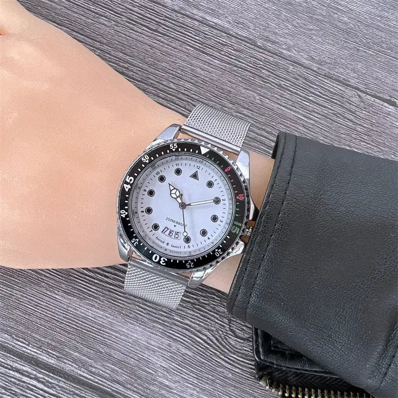 Man green star Dial wristwatch with steellees steel band